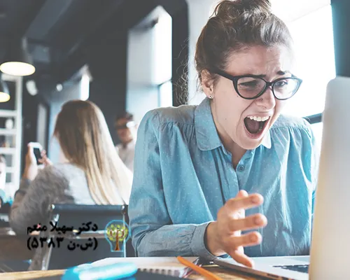 علائم بیشفعالی در بزرگسالان میتواند بر شغل افراد تأثیر منفی بگذارد، مانند عدم توانایی در مدیریت زمان و تمرکز که به کاهش بهرهوری منجر میشود.