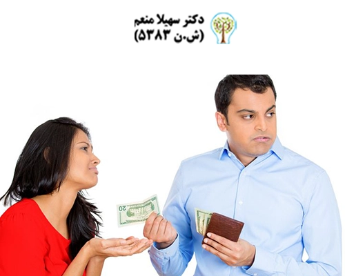 زندگی با شوهر خسیس زمانی سخت‌تر می‌شود که او حتی برای مخارج ضروری خانواده هم مقاومت کند و این موضوع می‌تواند به مرور زمان مشکلات جدی در رابطه ایجاد کند.