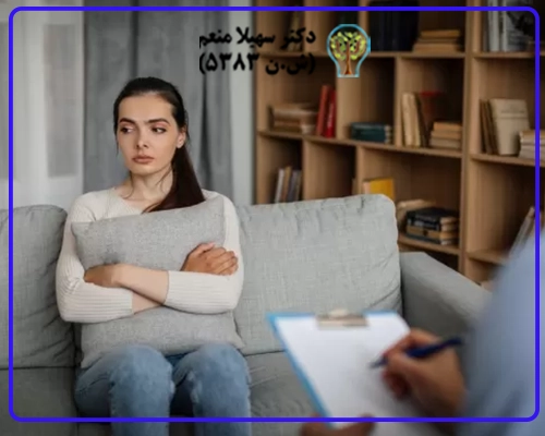 ازدواج زن برون‌گرا با شوهر درون‌گرا می‌تواند به چالش‌هایی منجر شود، اما با درک متقابل و پذیرش تفاوت‌های شخصیتی، امکان ایجاد تعادل در زندگی مشترک فراهم می‌شود. 